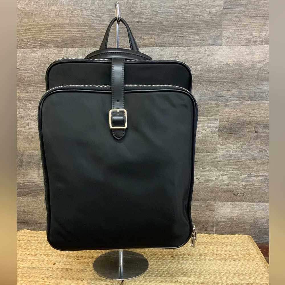 Simply Noelle black travel bag.